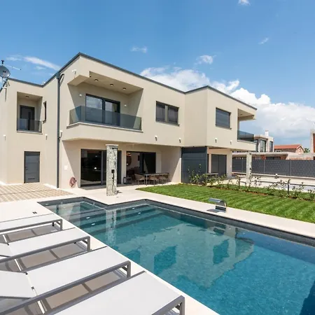 Villa Jelena With Private Pool *
